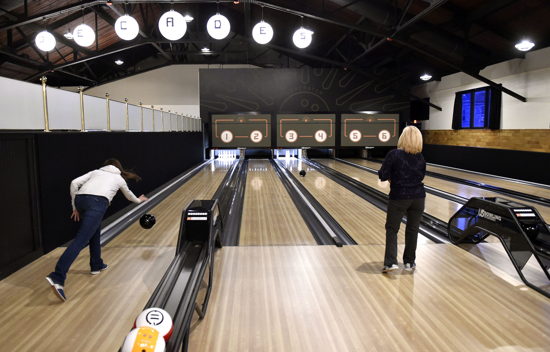 Decades Restaurant, Bar, Arcade and Bowling Alley